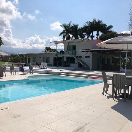 La Bella Vista Guest House Calarca Exterior photo