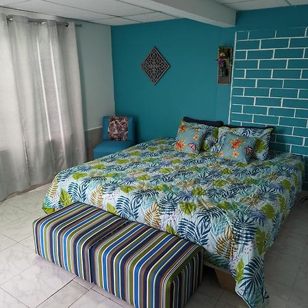 La Bella Vista Guest House Calarca Exterior photo