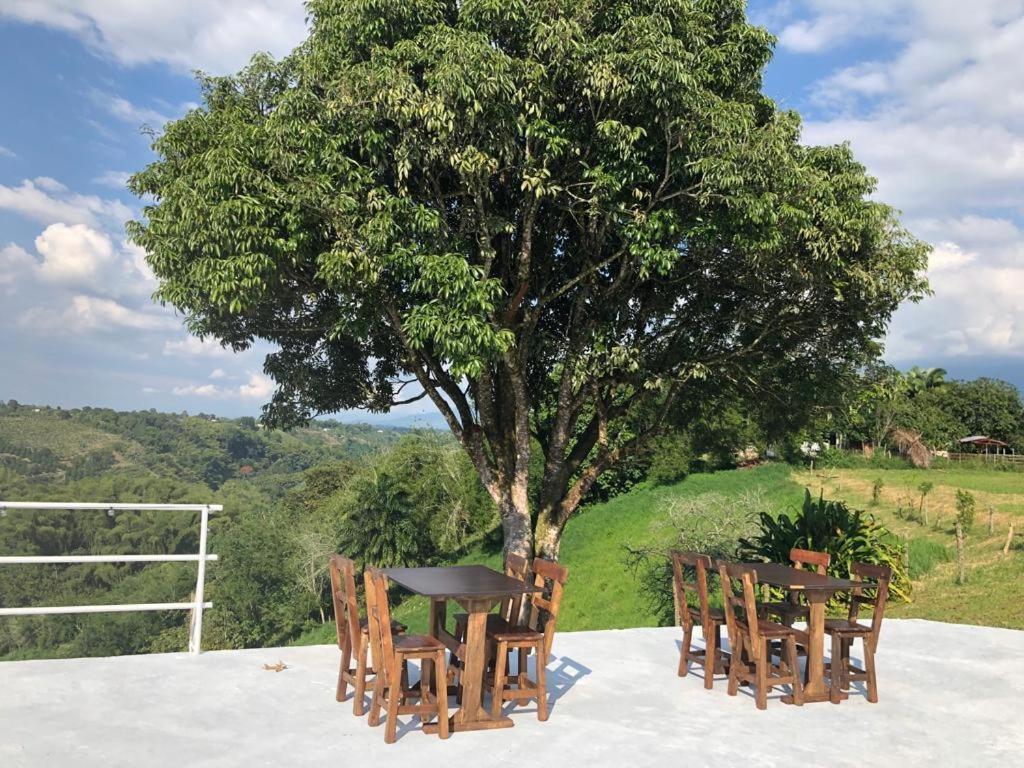 La Bella Vista Guest House Calarca Exterior photo