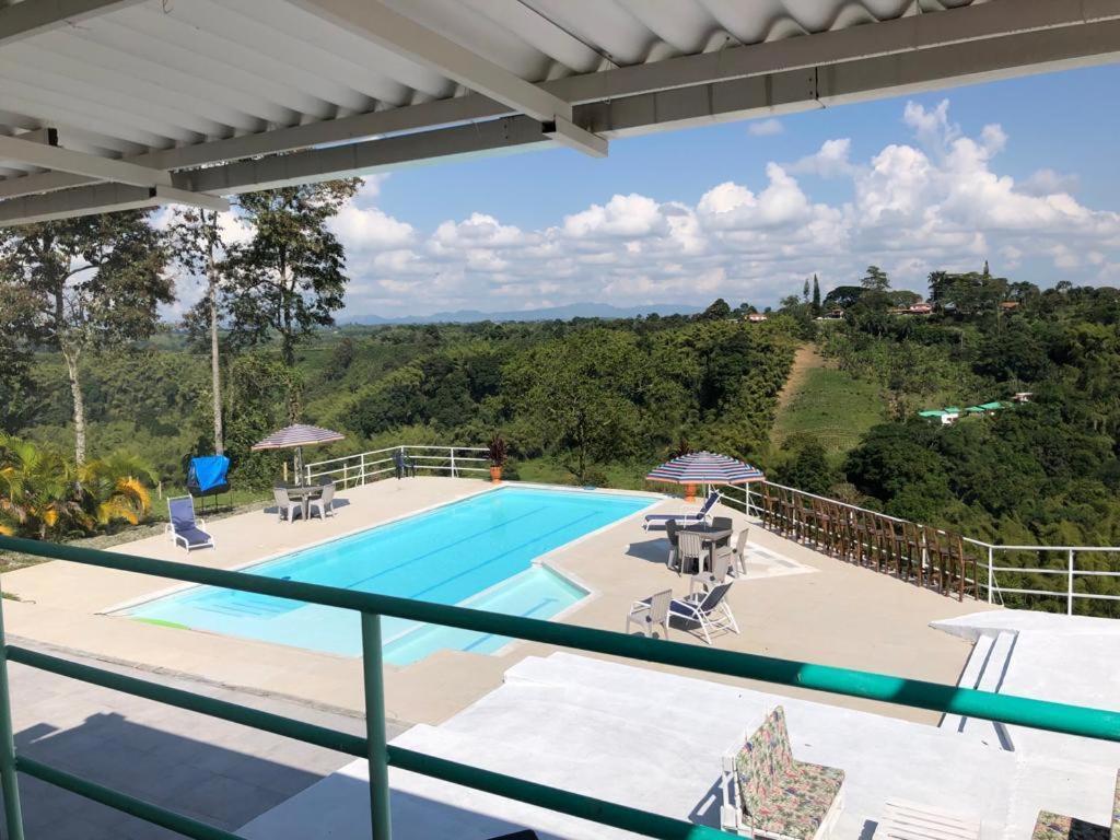 La Bella Vista Guest House Calarca Exterior photo