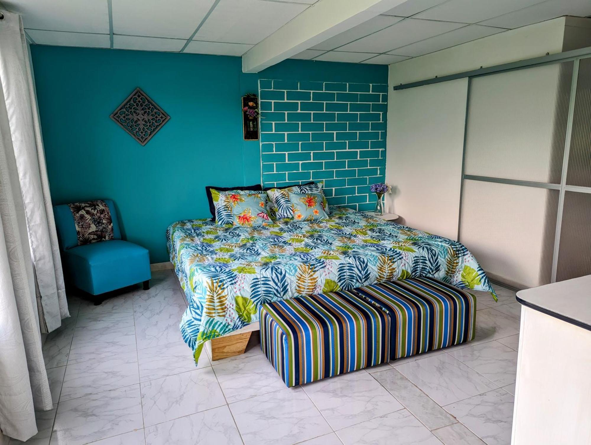 La Bella Vista Guest House Calarca Exterior photo