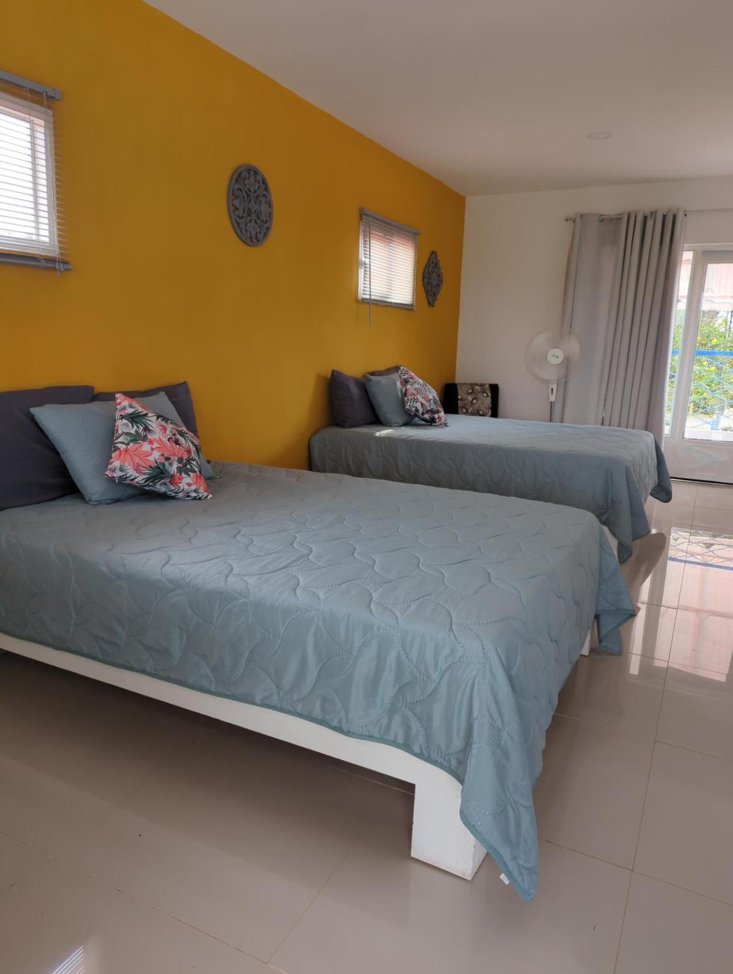 La Bella Vista Guest House Calarca Exterior photo